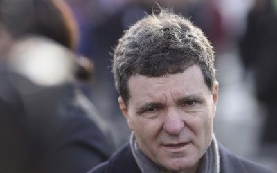 Nicusor-Dan-obosit-trist.jpg - PressHub24