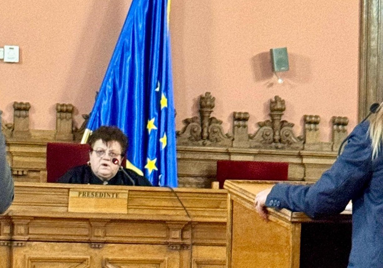 De ce Dacian Dragoș poate fi exclus din CCR, iar Mihai Busuioc rămâne în funcție