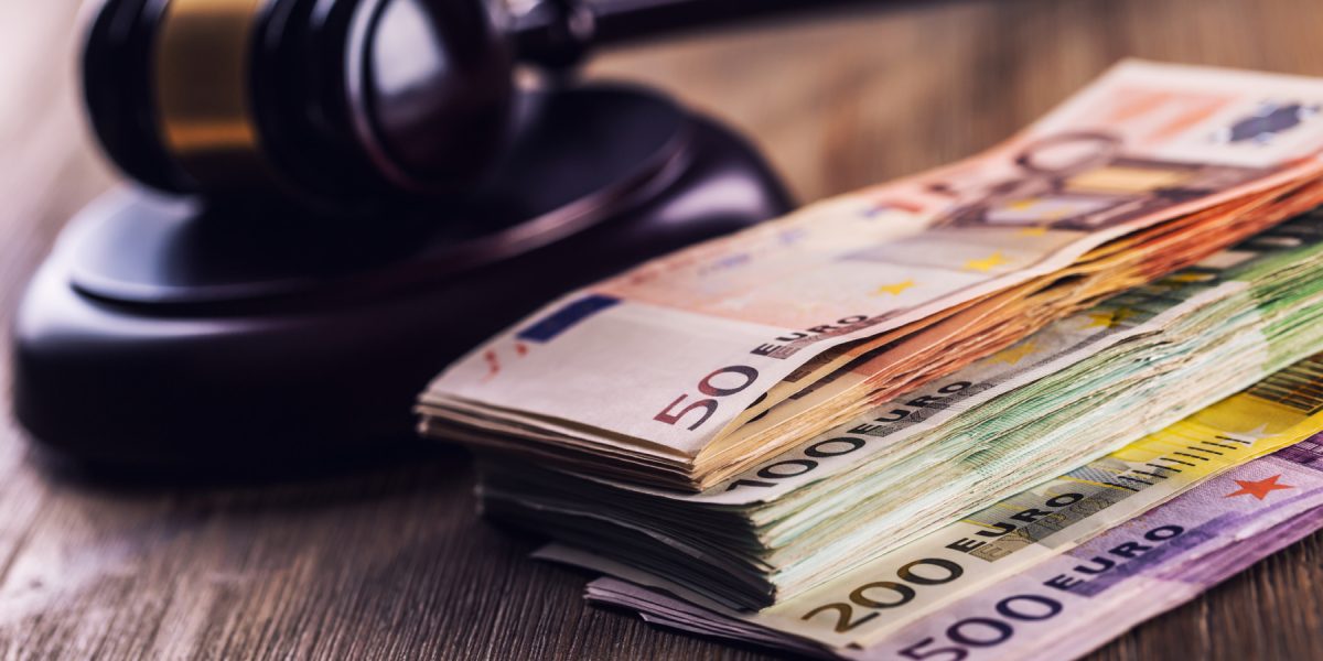 Pensii-magistrati-bani-euro-ciocanel.jpg - PressHub24