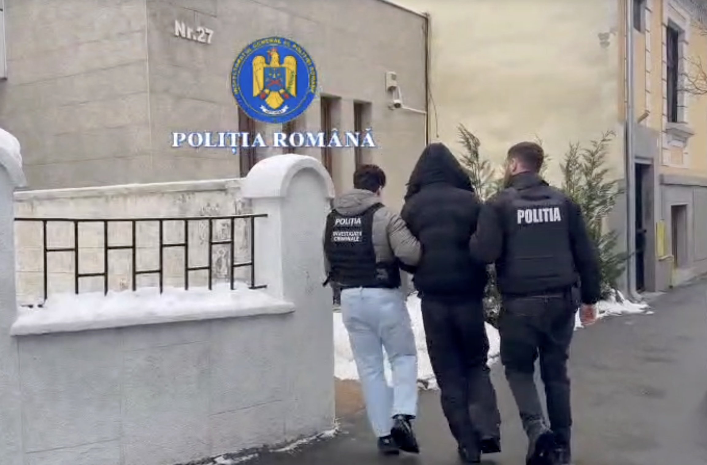 Polițiștii din Cluj au prins un bărbat căutat pentru omor în Franța, într-un mall