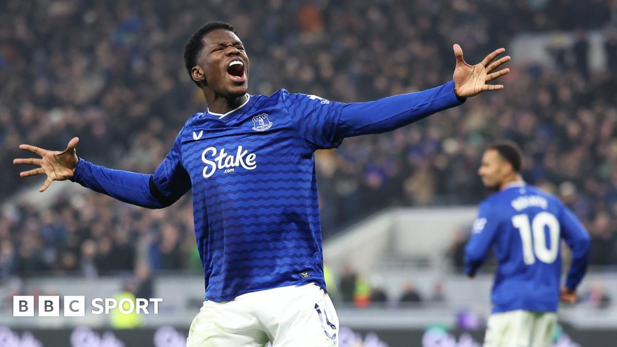 Premier League LIVE: Everton vs Leeds United - team news, build-up, live text commentary & radio updates