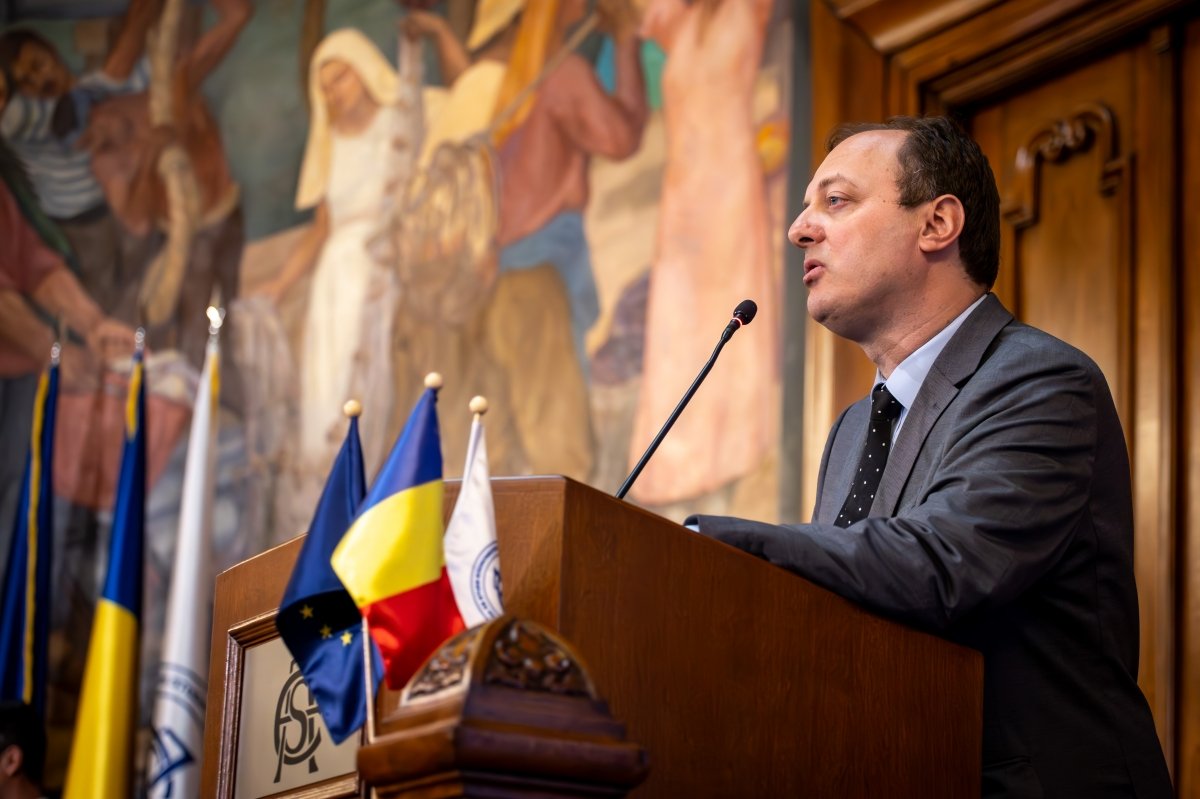 Răzvan Bologa: Universitățile, obligate să colaboreze cu industria