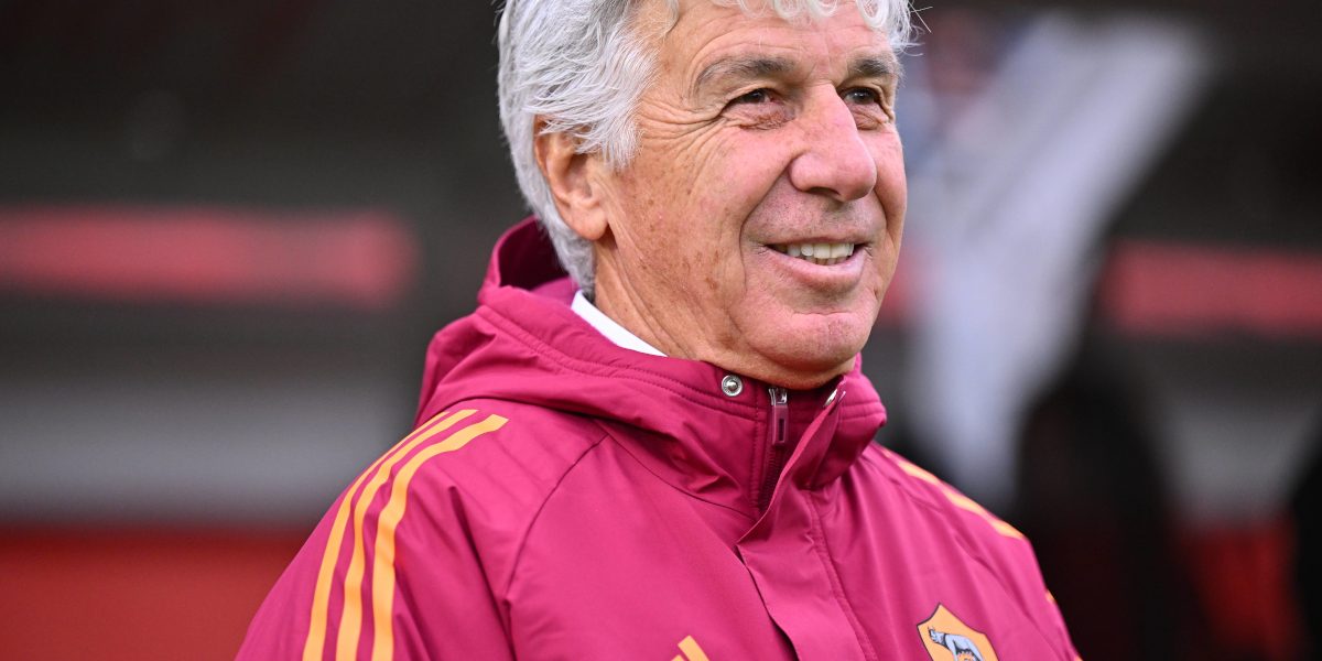 CREMONA, ITALY - NOVEMBER 23: Coach Gian Piero Gasperini of AS Roma reacts during the Serie A match between US Cremonese and AS Roma at Stadio Giovanni Zini on November 23, 2025 in Cremona, Italy. (Photo by Marco M. Mantovani/Getty Images)