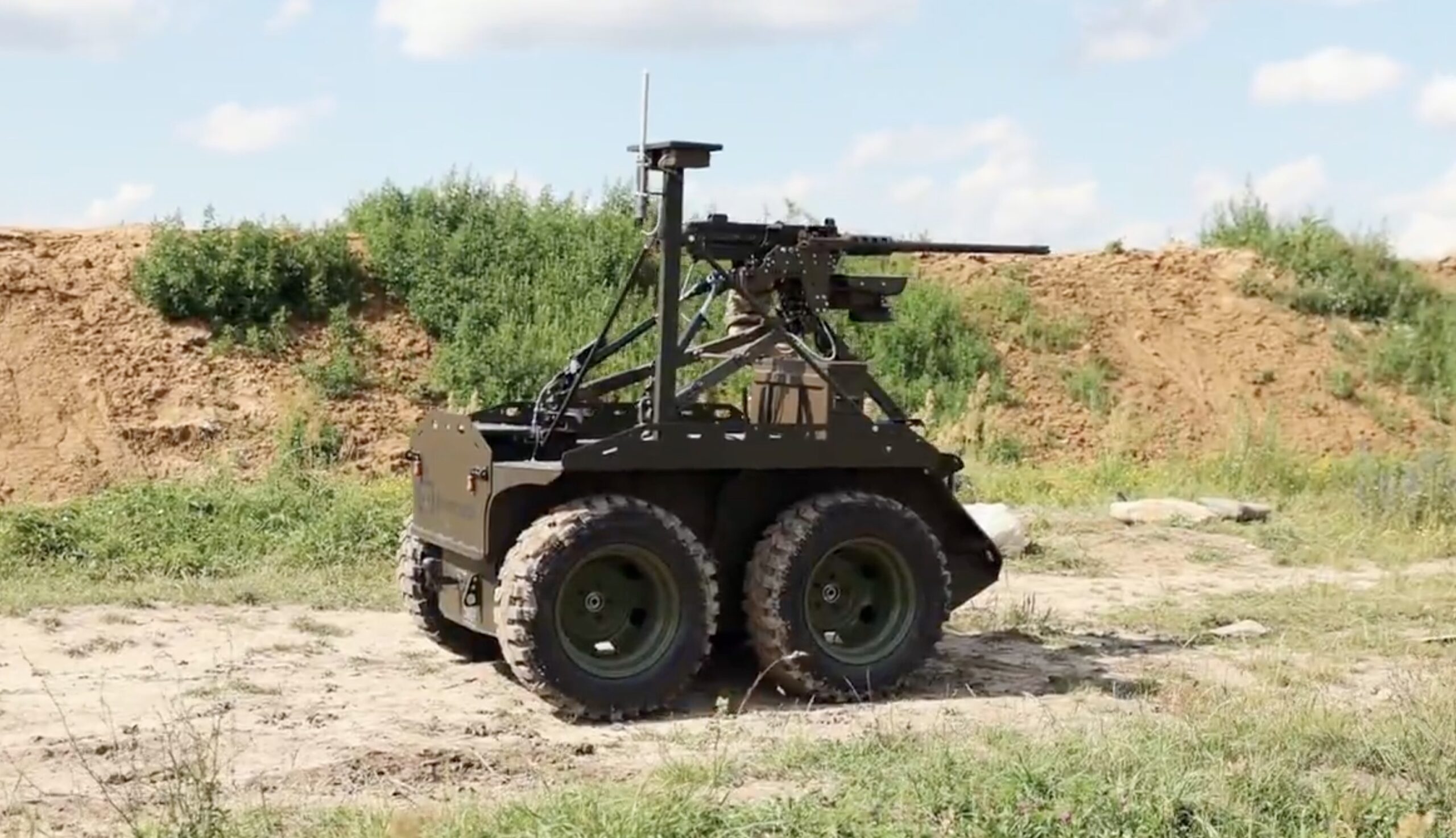 Robot-mitralieră oprește avansul Rusiei timp de șase săptămâni