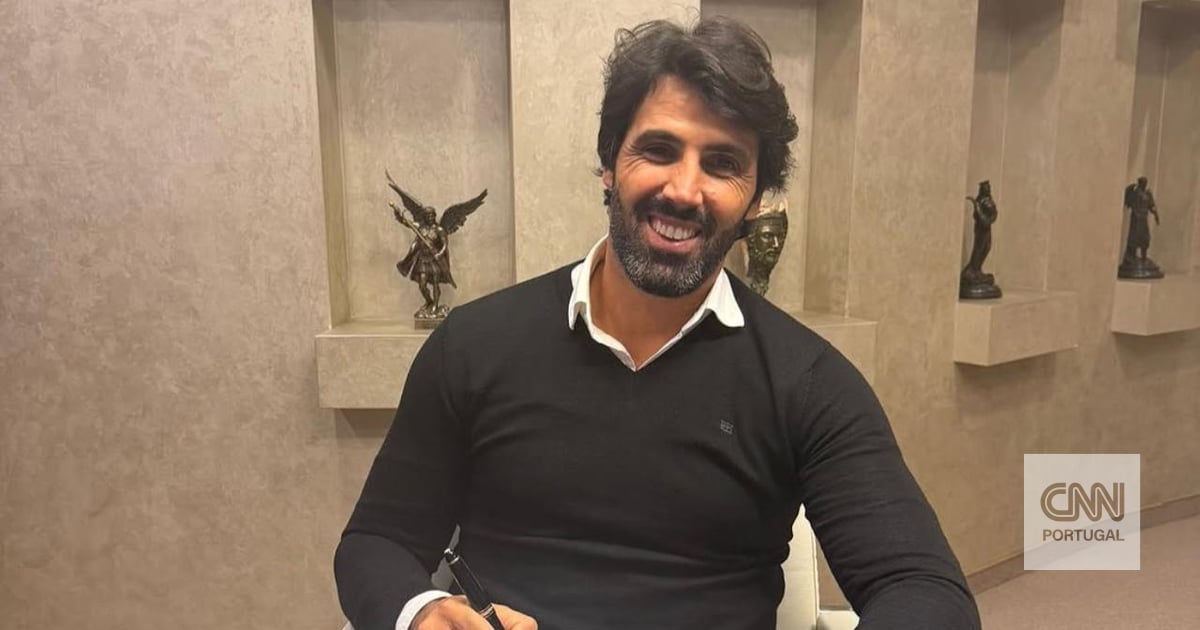 VÍDEO: Univ. Craiova de Filipe Coelho goleia e recupera liderança na Roménia