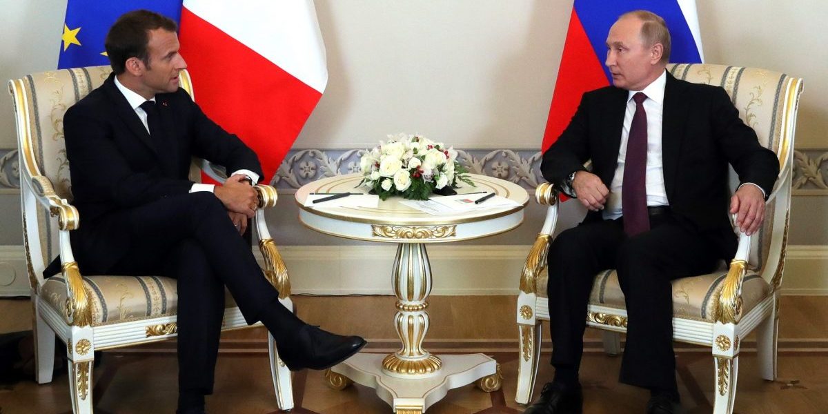 Vladimir_Putin_and_Emmanuel_Macron_2018-05-24_06-e1644251251539.jpg - PressHub24