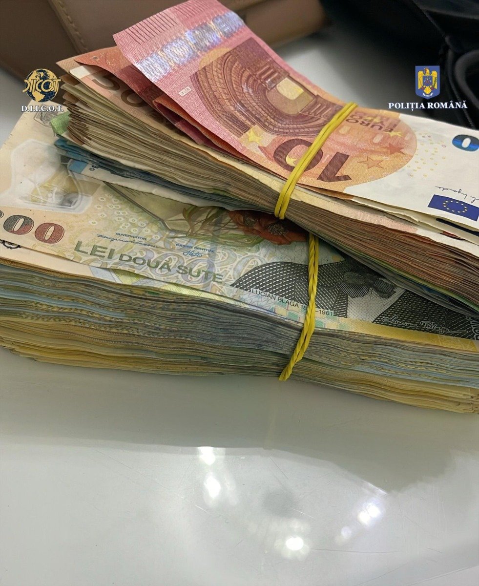 Mamă și fiu reținuți pentru trafic de droguri în Arad