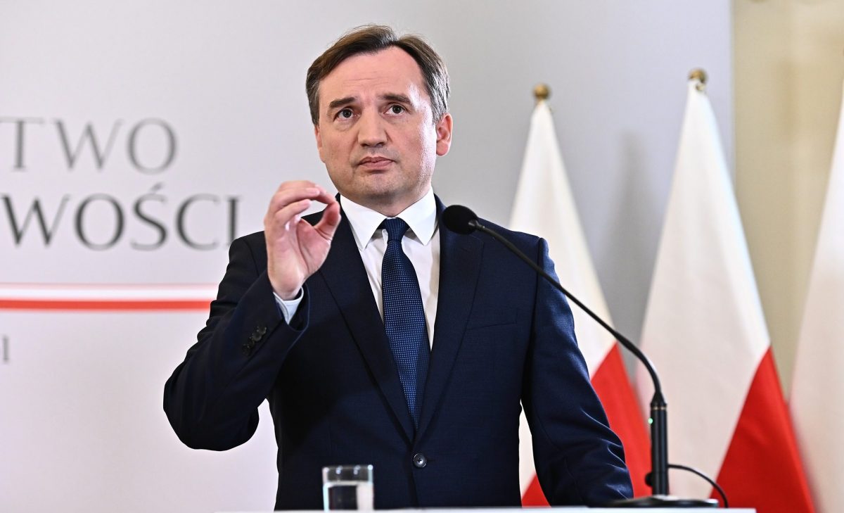 Polonia acuză Ungaria de oferire de azil unui fost ministru urmărit european