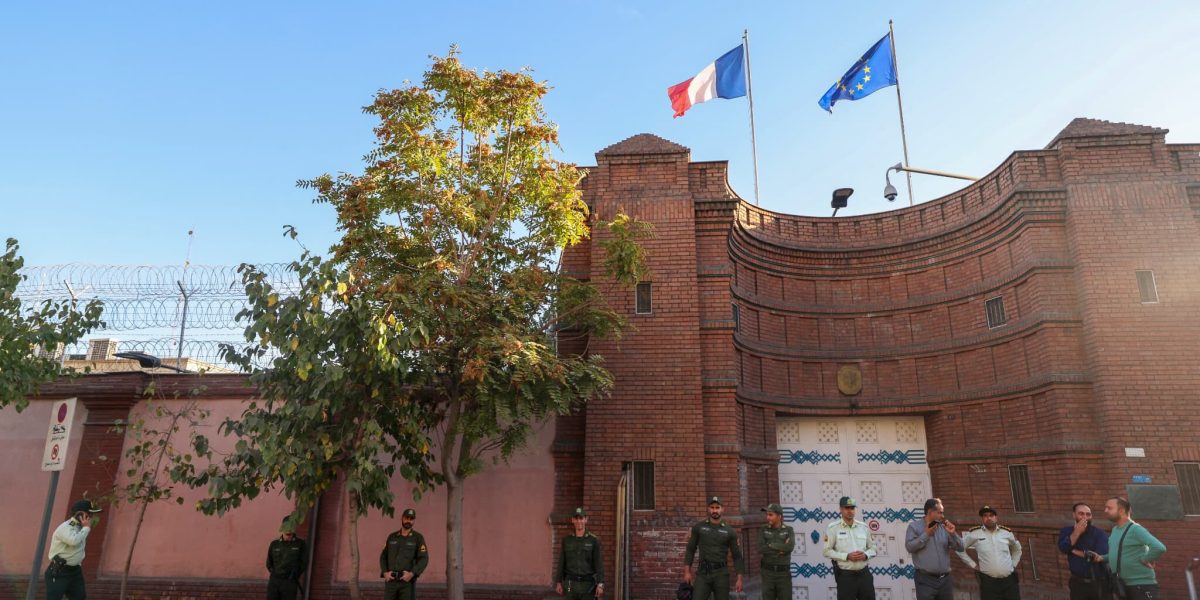 ambasada-frantei-in-iran.jpg - PressHub24