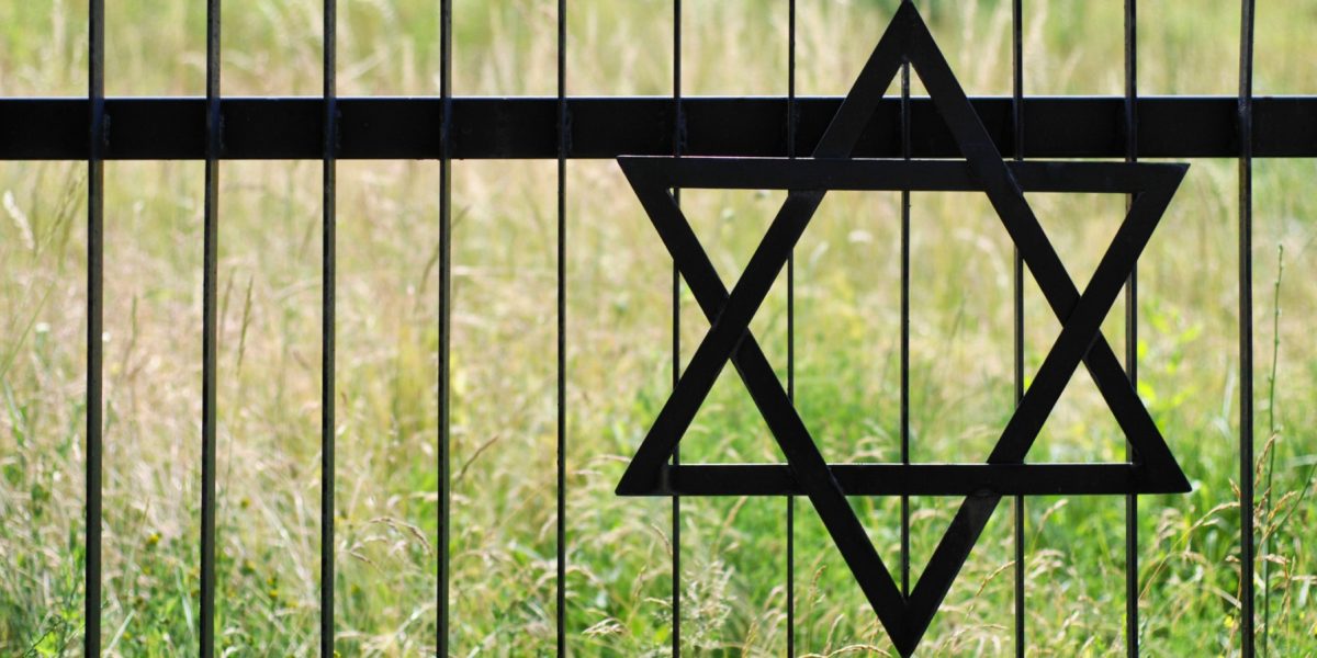 antisemitism-steaua-lui-david-evrei-israelieni-lagar-concentrare-nazism-extreminare.jpg - PressHub24