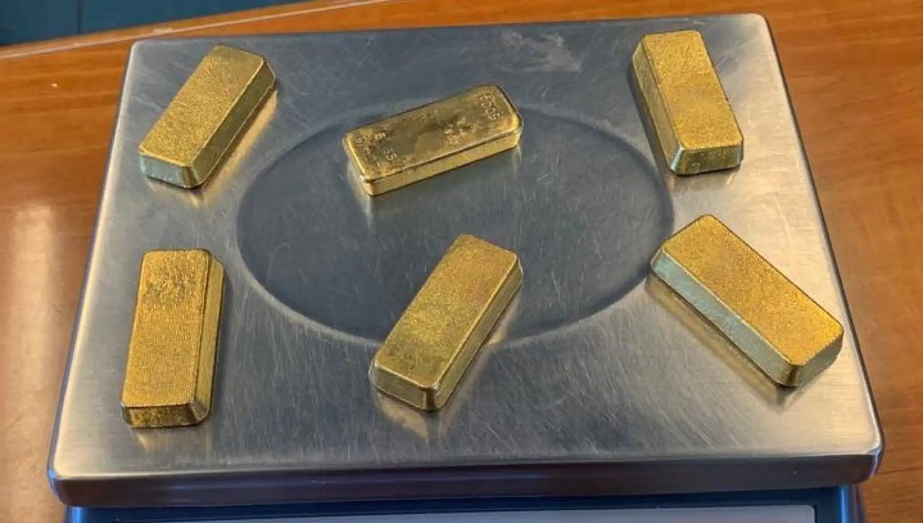 Aur și bani găsiți: 1 kg și 1 milion euro