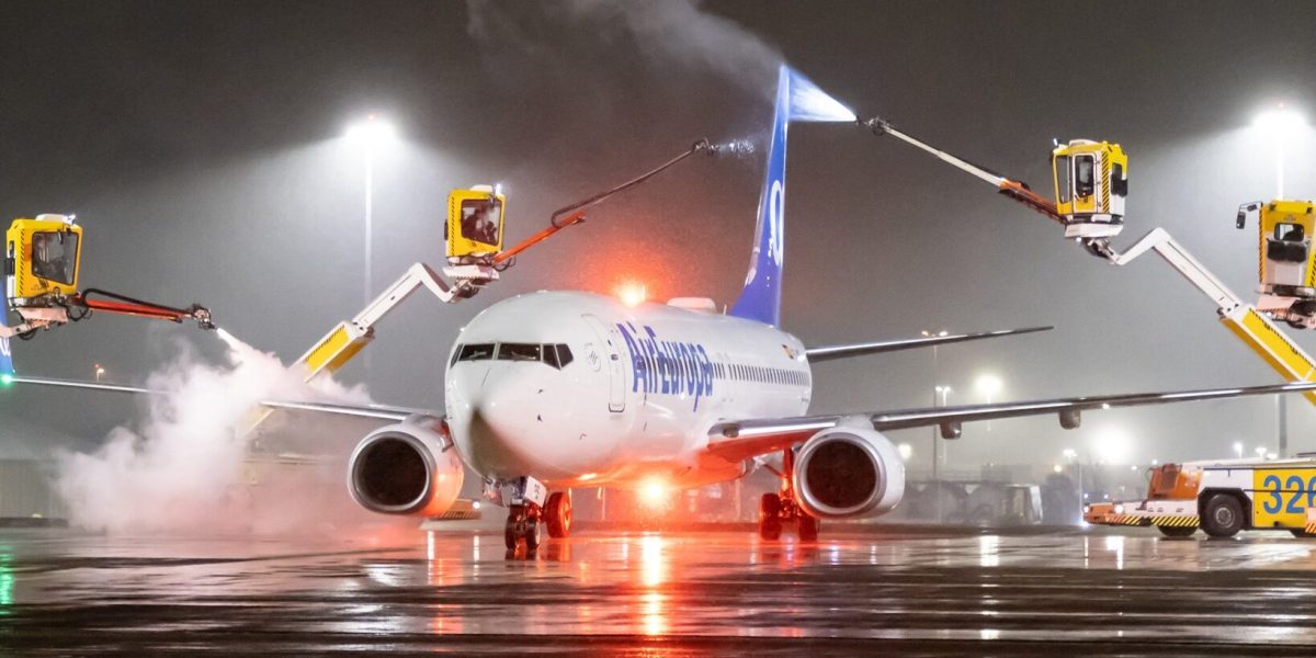 avion-degivrat-schiphol-e1767610053791.jpg - PressHub24