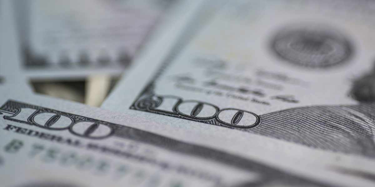 bani-dolari-Sursa-foto-Inquam-Photos-Alberto-Grosescu-1.jpg - PressHub24