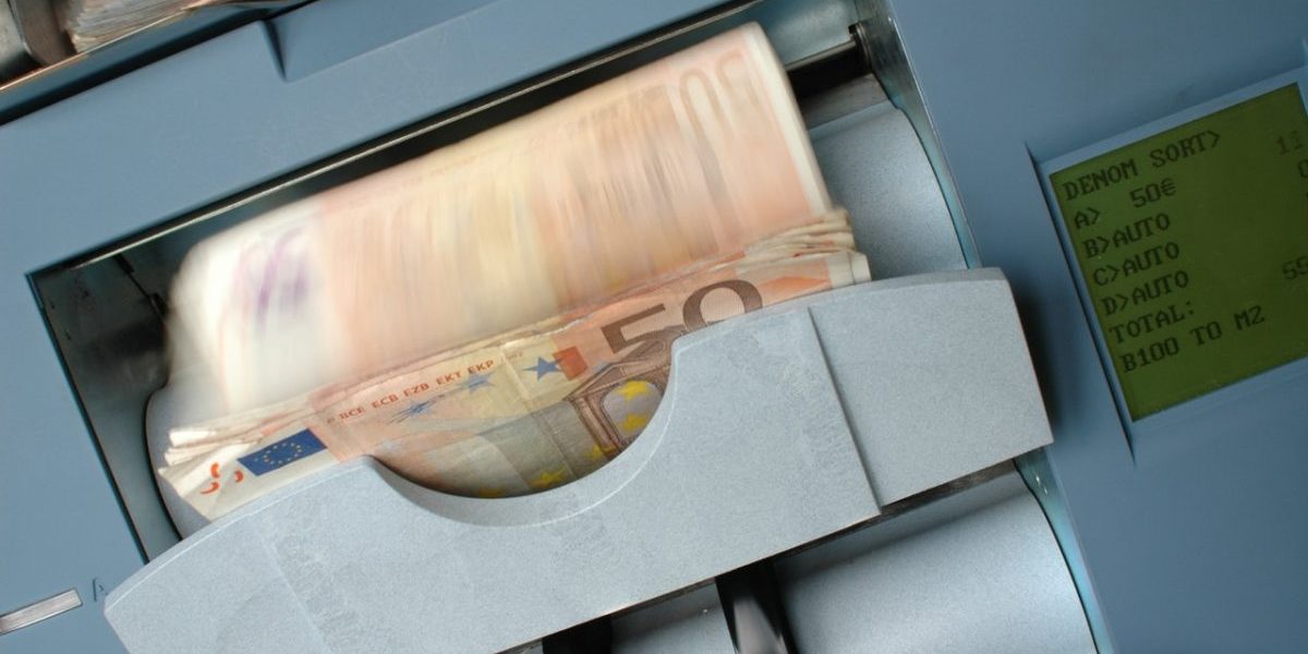 bani-euro-pexels-e1638538326916.jpg - PressHub24