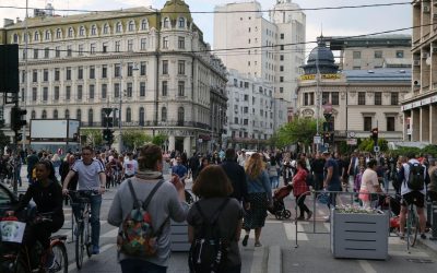 bucuresti-calea-victoriei-oameni.jpg - PressHub24