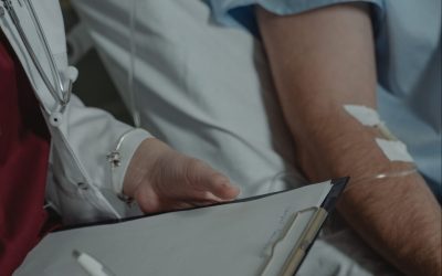 cancer-bolnav-spital-eutanasie-perfuzie-pacient-doctor-medical-pexels-scaled-e1611936875117.jpg - PressHub24