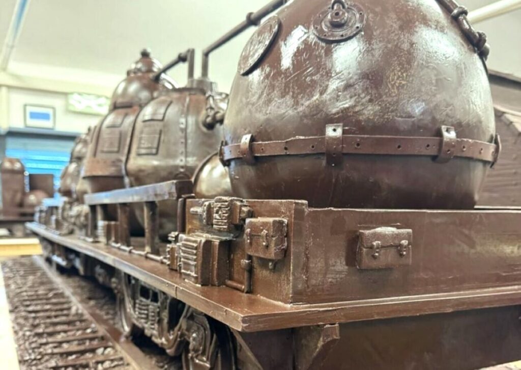 Trenul de ciocolată, record mondial, expus la Milano.