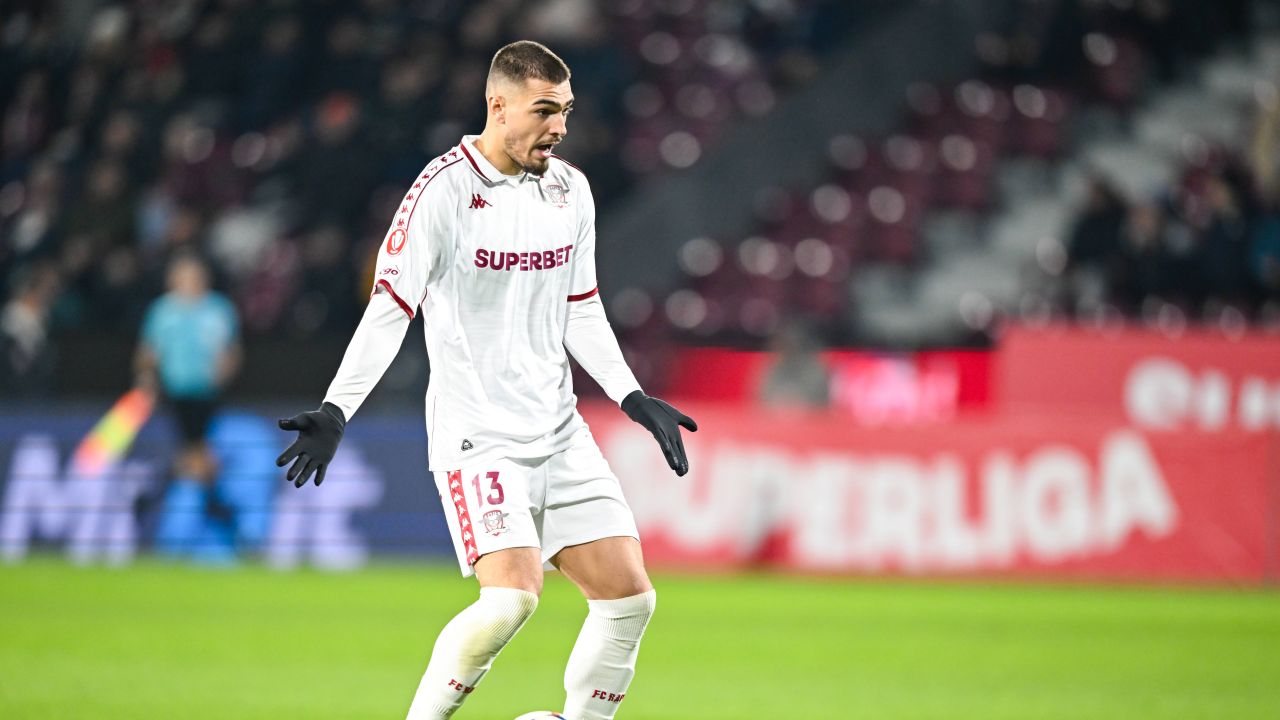 Costel Gâlcă confirmă: Denis Ciobotariu va rămâne la Rapid.