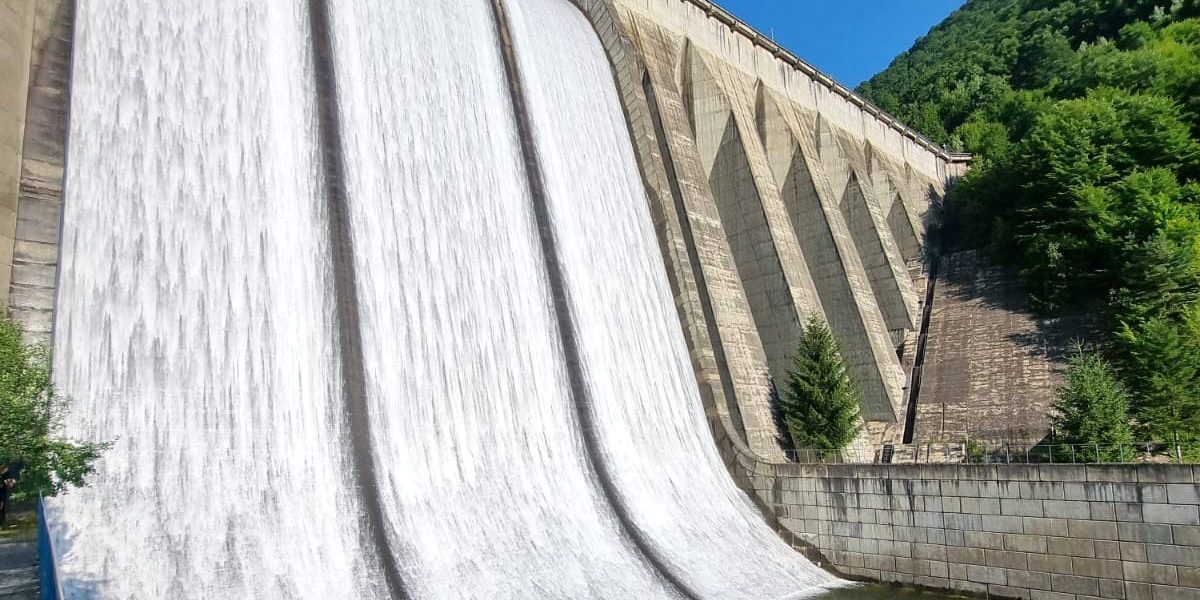 deversari-controlate-baraj-gura-raului-z9bc.jpeg - PressHub24