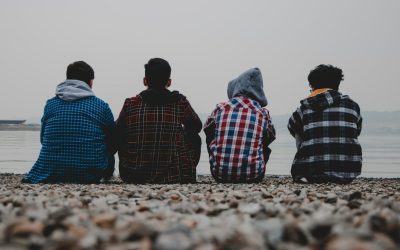 droguri-in-scoli-liceeni-scolari-adolescenti-pe-plaja-tineri-timp-liber-e1683698314858.jpg - PressHub24