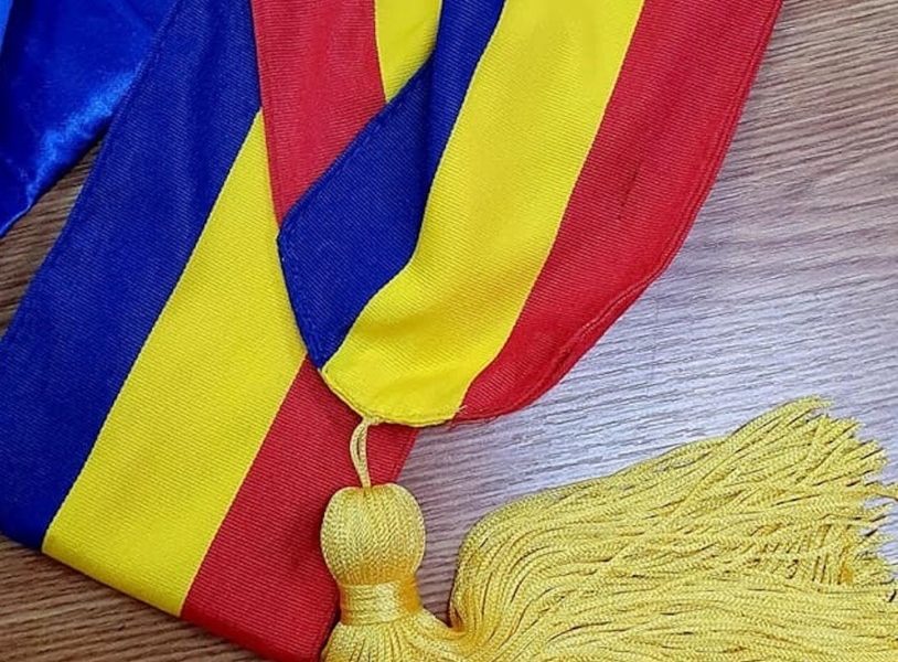 esarfa-primar.jpg - PressHub24