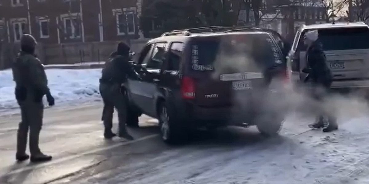 femeie-impuscata-mortal-de-Imigrari-SUA.jpg - PressHub24