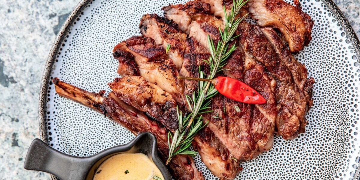 friptura-cina-carne-proteine-mancare-vita-e1703358721321.jpg - PressHub24