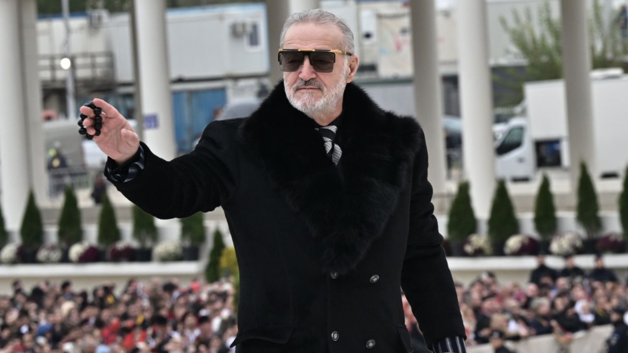 Becali intenționează să transforme un jucător la FCSB: „Să-l distrugă!“