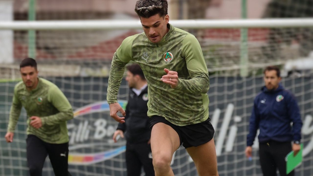 Ianis Hagi, debut cu Alanyaspor în meciul cu Fatih Karagumruk