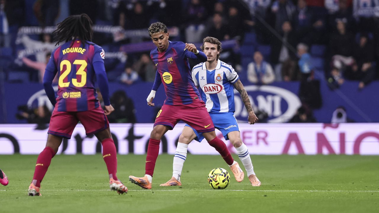 Barcelona învinge Espanyol cu 2-0, Olmo și Lewandowski decid soarta meciului