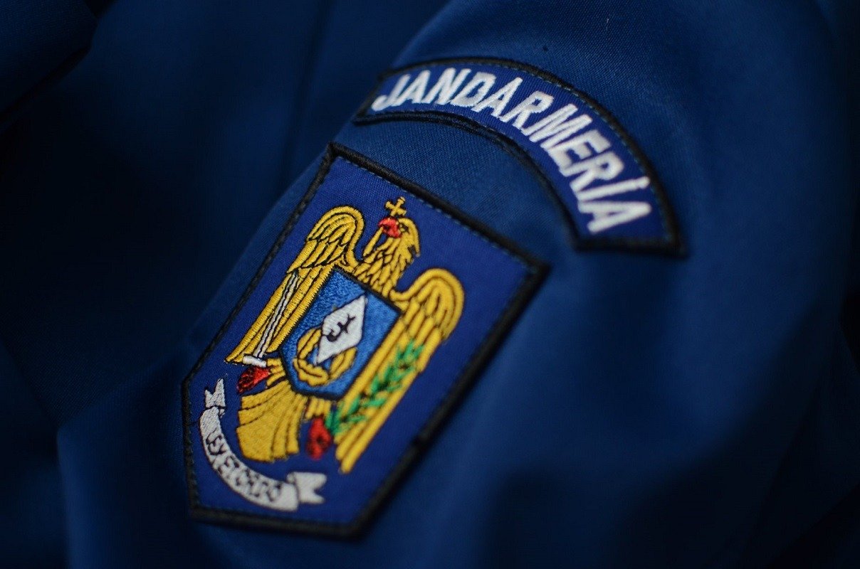 Jandarmii români neagă implicarea în imaginile cu gresie și susțin că inscripțiile nu sunt în alfabet chirilic