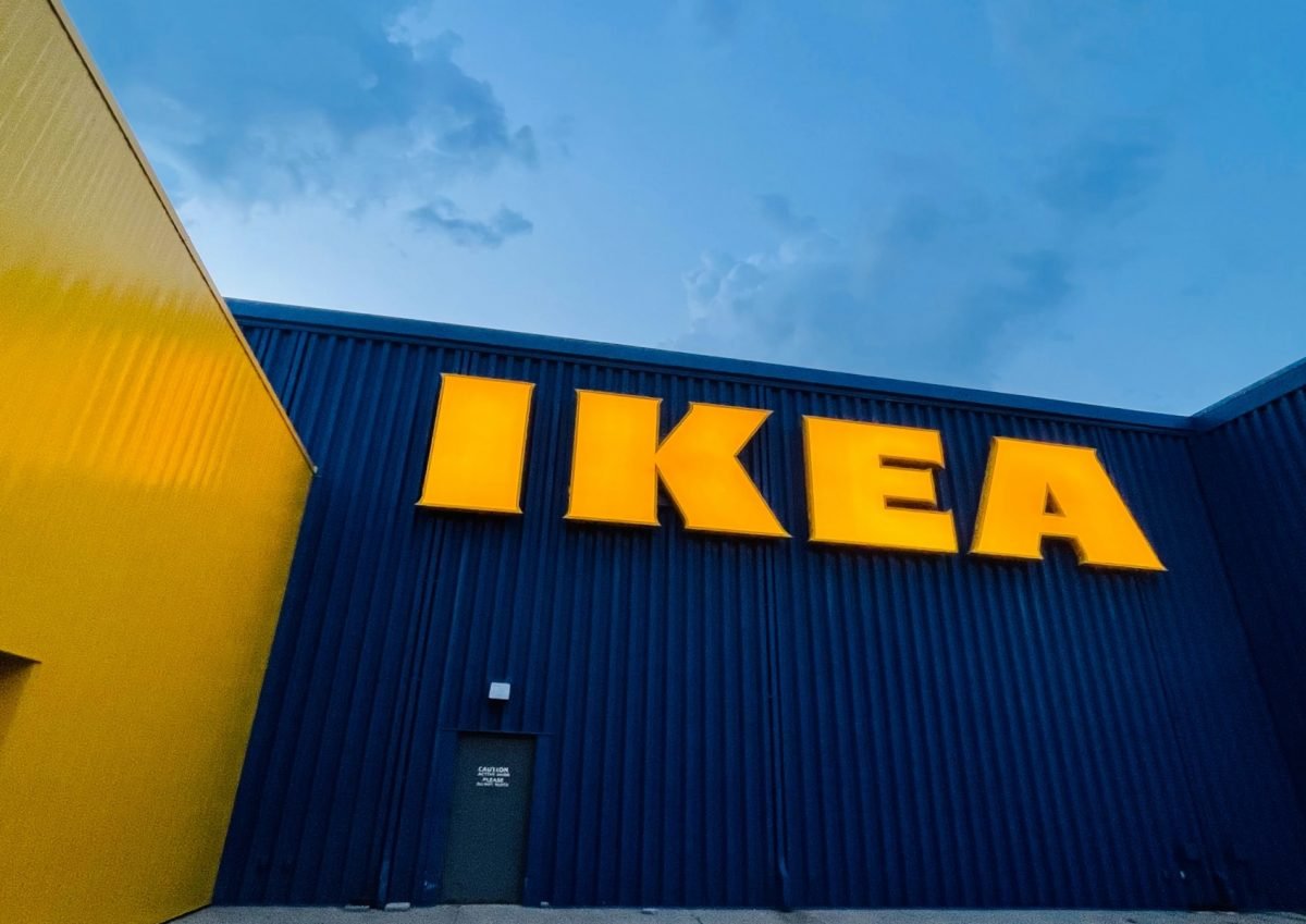 IKEA închide șapte magazine în China