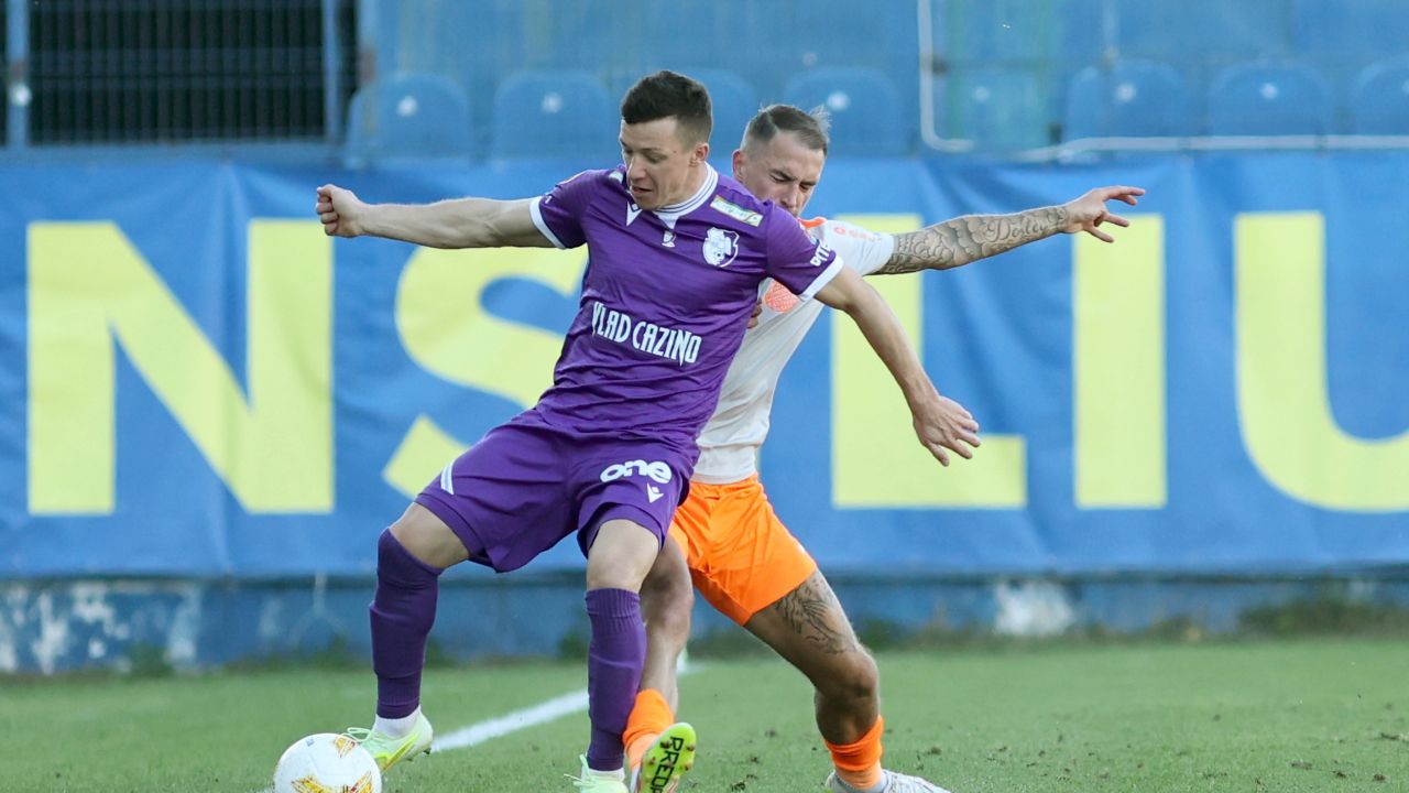 Metaloglobus și FC Argeș se confruntă astăzi de la 17:00 pe Sport.ro