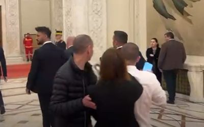 ofiter-de-presa-guvern-impinge-jurnalisti.jpg - PressHub24