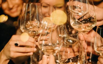 party-petrecere-revelion-distractie-vacanta-bautura-noroc-cottonbro-3171736-e1657382790968.jpg - PressHub24