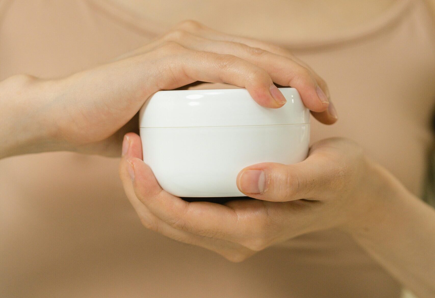 Acneea lovește și după 50 de ani