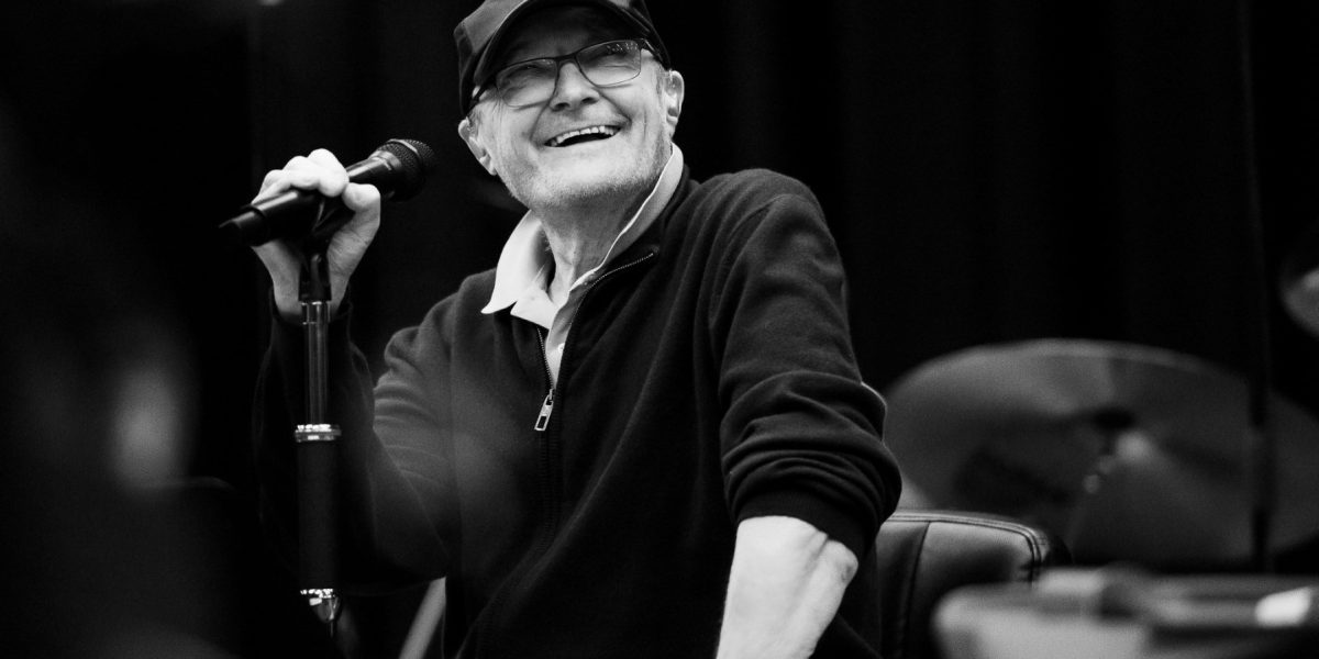 phil-collins_n.jpg - PressHub24
