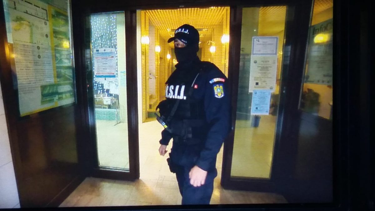 Primarul din Izvoarele, Giurgiu, reținut pentru pornografie infantilă de DIICOT