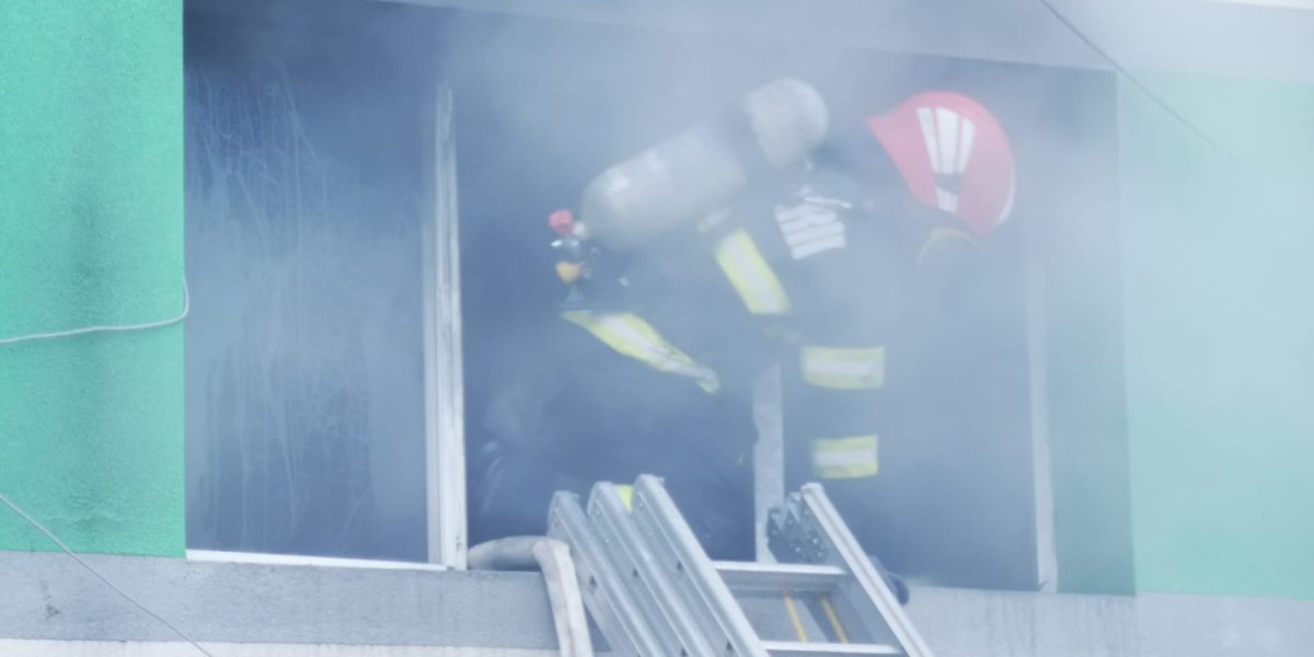 pompier-spital-constanta-incendiu.jpeg - PressHub24