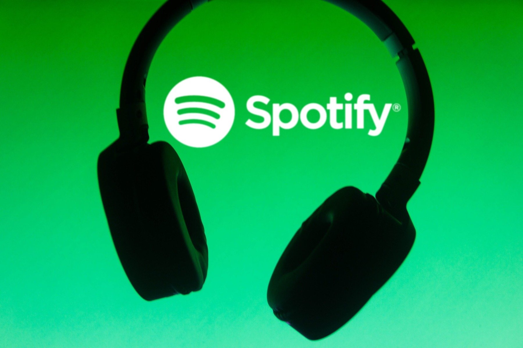Spotify reduce pragul de monetizare pentru podcast.