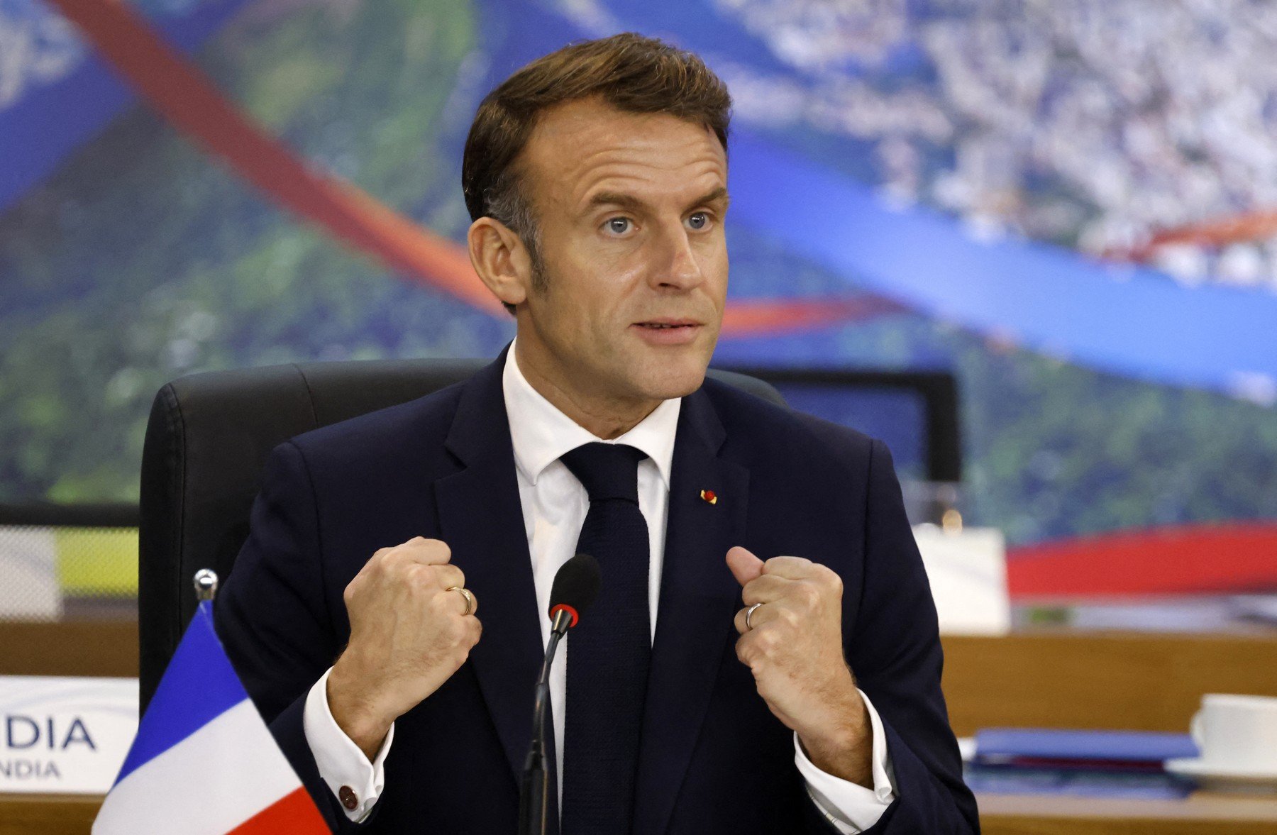 Franța: Macron vrea rețelele sociale interzise minorilor sub 15 ani