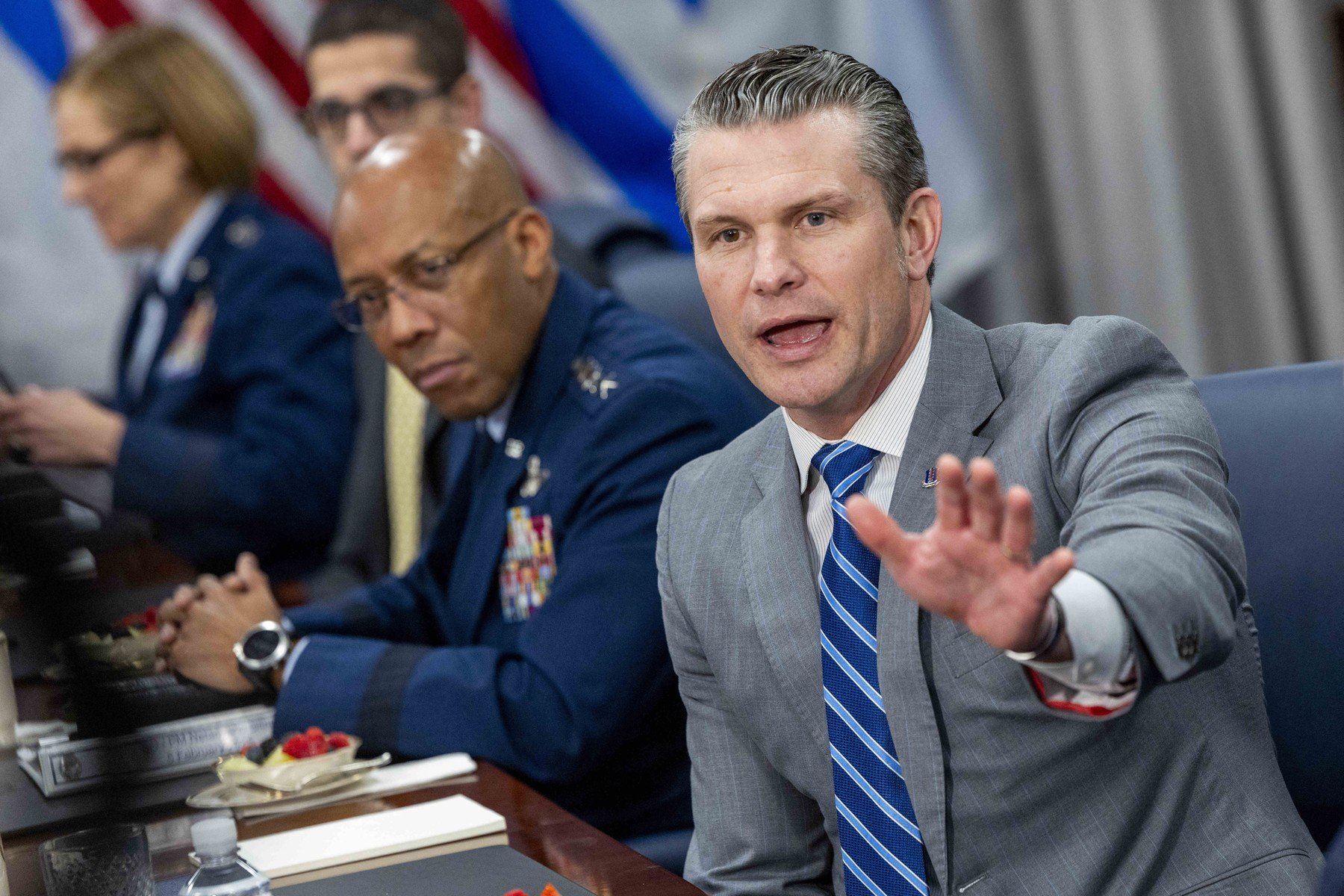 Reuters: Pete Hegseth, secretar american al apărării, posibil absent de la întâlnirea NATO