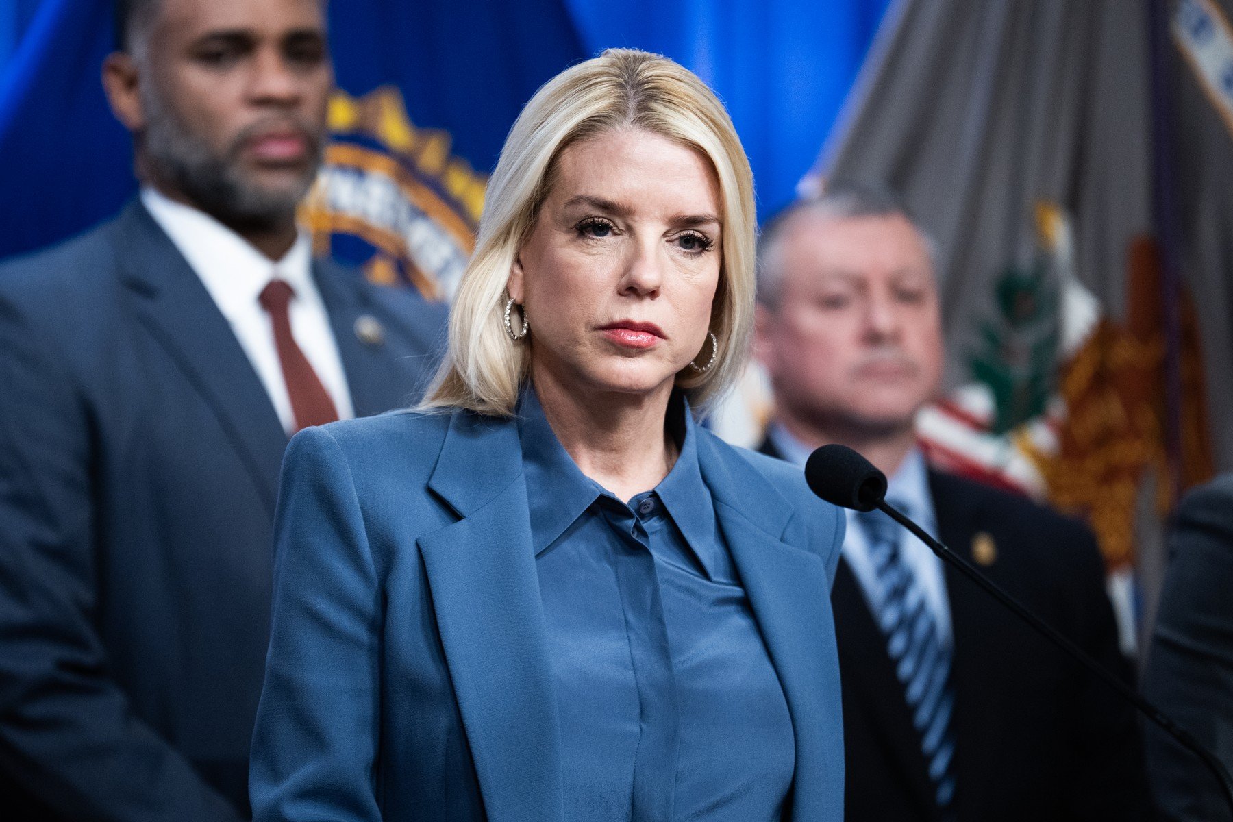 Trump critică Pam Bondi în mod repetat