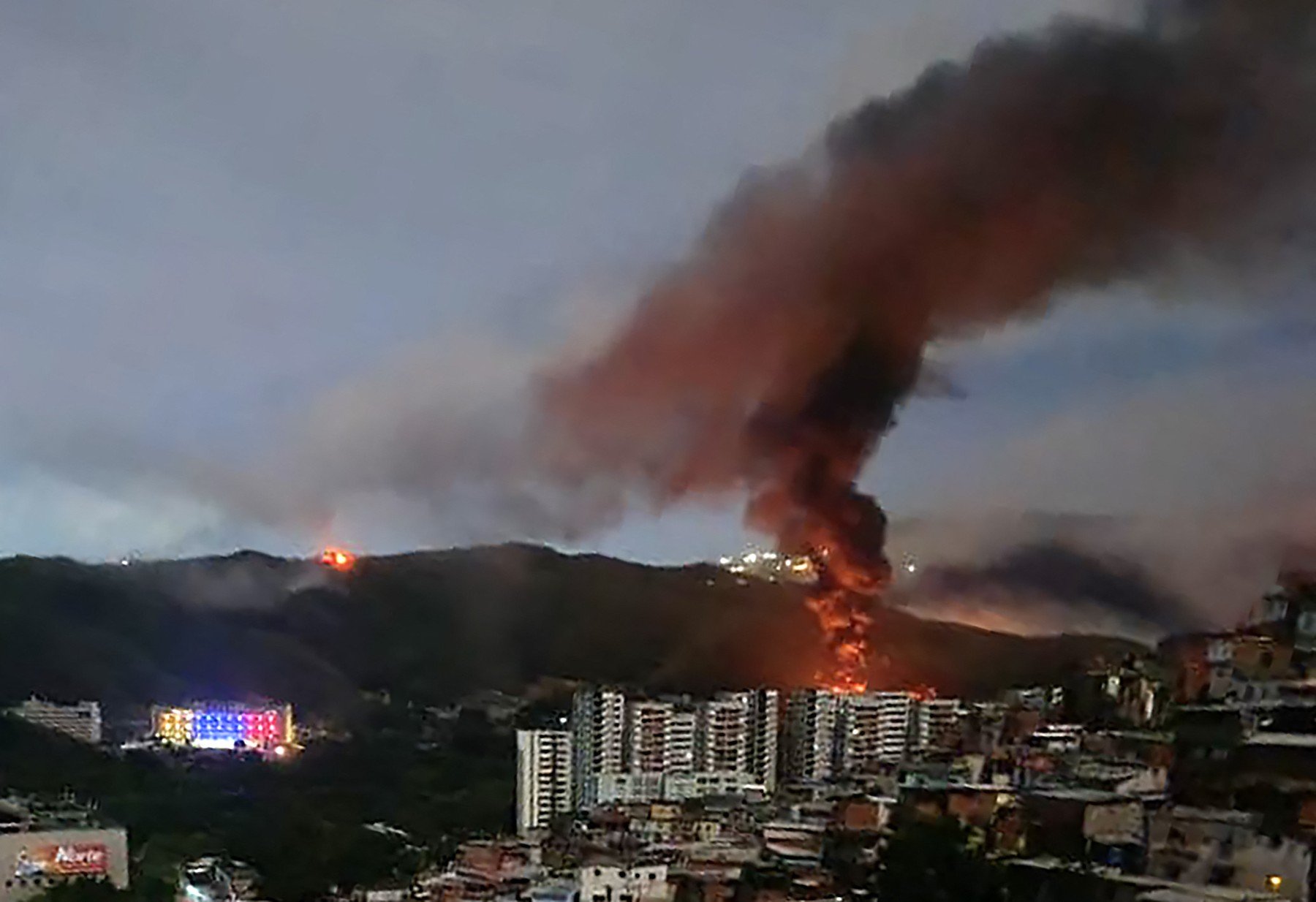 Focuri de armă lângă palatul prezidențial din Caracas