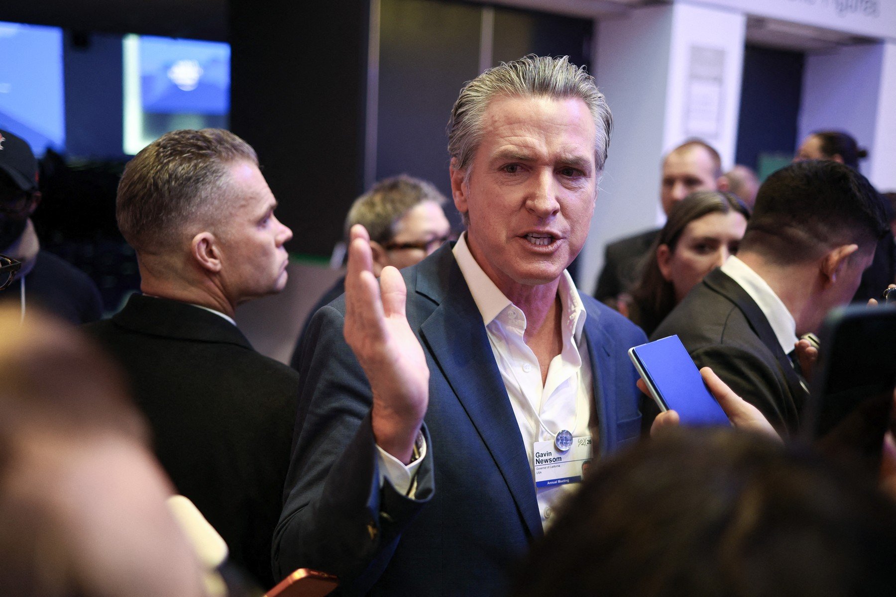 Newsom: Europa, complice cu Trump