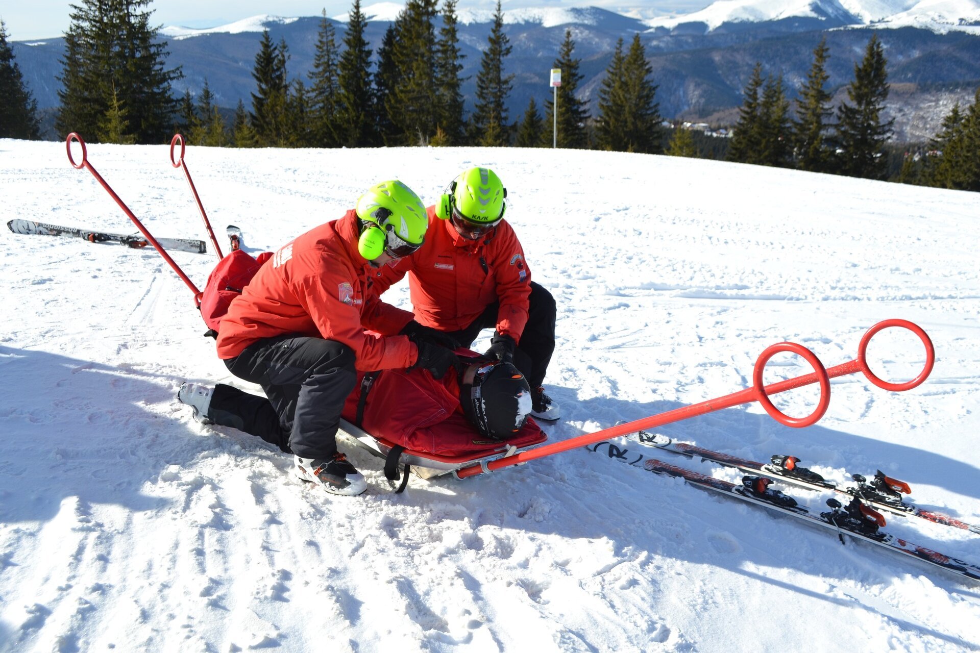 123 persoane salvate de pe munte în 24 de ore