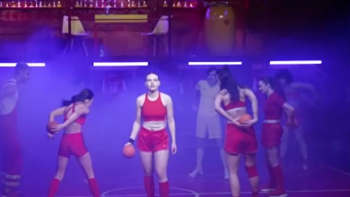 Simona Halep și Cristina Neagu, într-o scenetă ce îmbină sportul cu arta