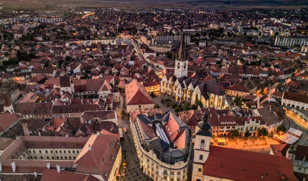sibiu-vedere-de-sus-biserica-evanghelica-piata-mare-1024x768.jpg - PressHub24