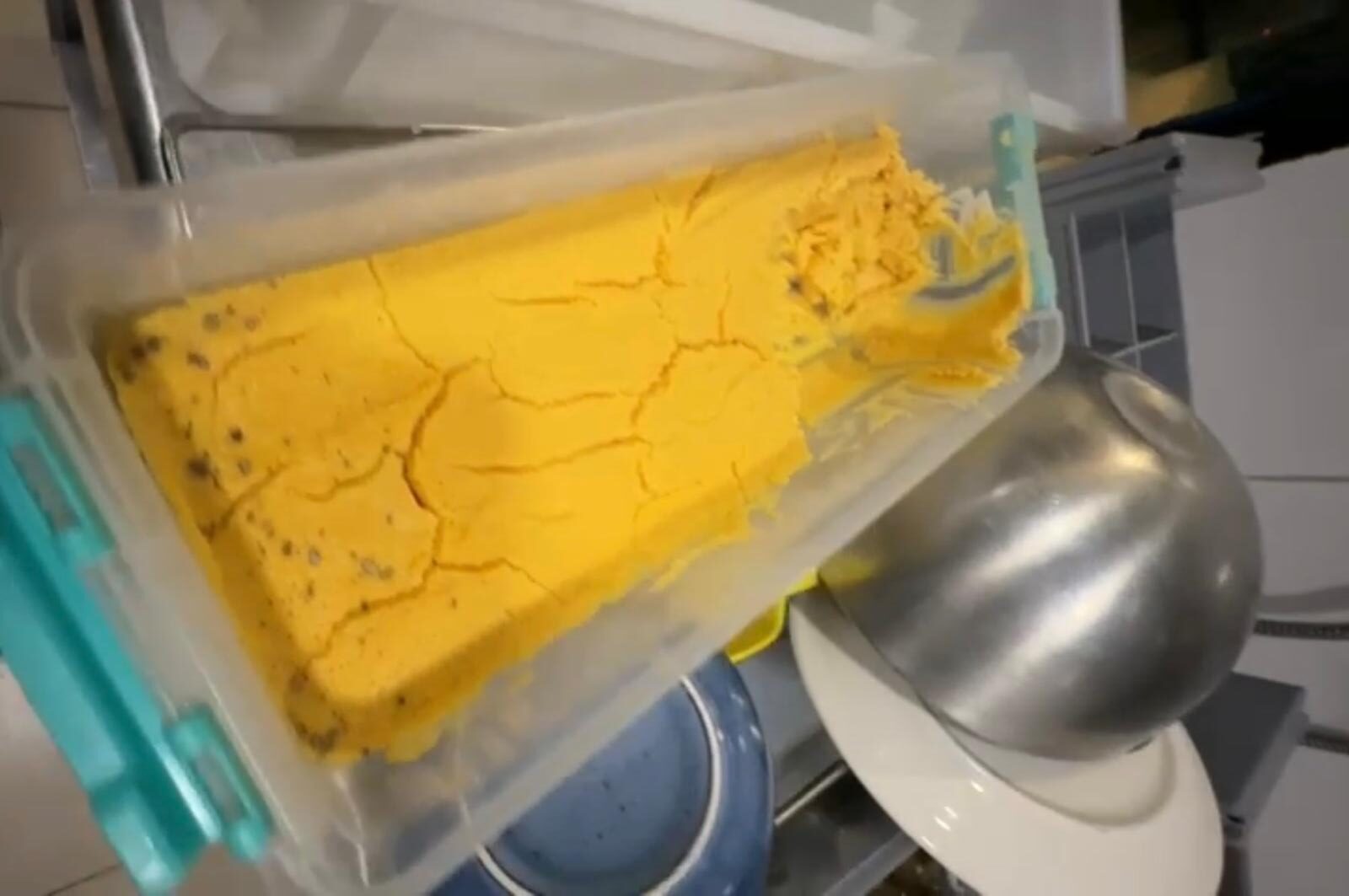 Mizeria închide taverna grecească din Constanța