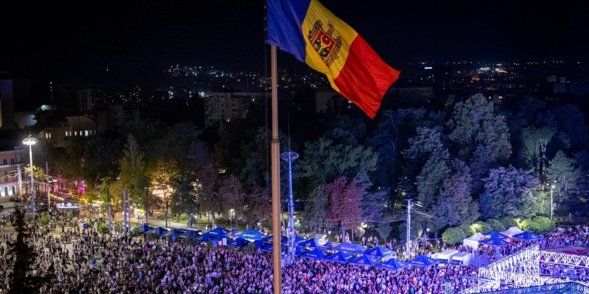 steag-republica-moldova-drapel-chisinau-e1759129323636.jpg - PressHub24